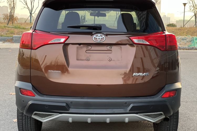 Used Toyota RAV4 2015 2.0L CVT Two-Wheel Drive Fashion Edition