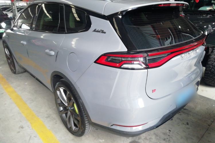 Used BYD Tang 2018 2.0T Automatic SmartConnect Luxury Edition 5 Seats China V Standard
