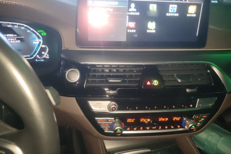 Used BMW 5 Series New Energy 2022 535Le Pioneer Edition M Sport Package Audio And AC Panel