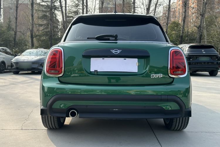 Used MINI MINI 2022 Updated 1.5T COOPER Classic Edition Five-Door Version
