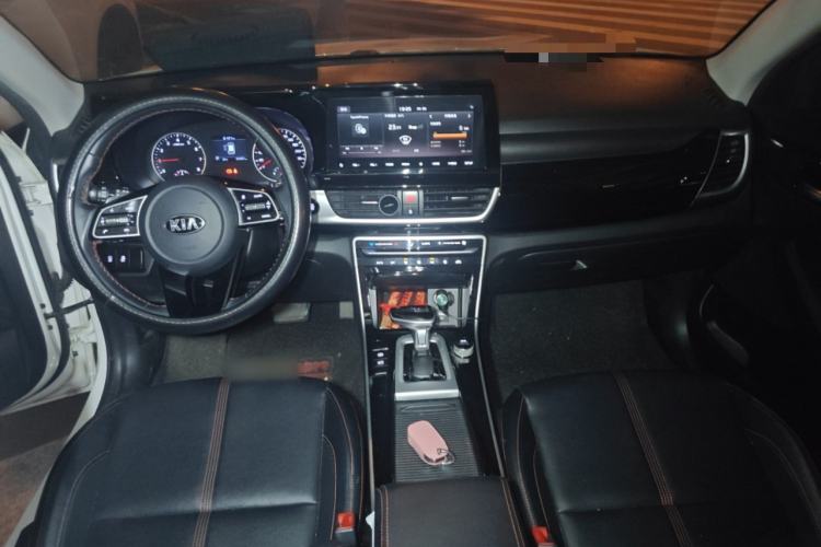 Used Kia KX3 2020 1.5L CVT Trend Edition Center Console