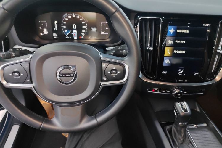 Used Volvo S60 2020 T4 Zhiyi Luxury Edition Center Console