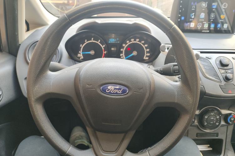 Used Ford Fiesta 2013 Sedan 1.5L Manual Fashion Edition Steering Wheel