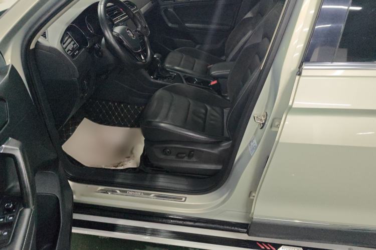 Used Volkswagen Tiguan L 2017 330TSI Automatic Two-Wheel Drive Luxury Edition
