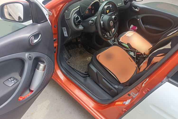 Used smart forfour 2016 1.0L 52 kW Passion Edition Driver Seat