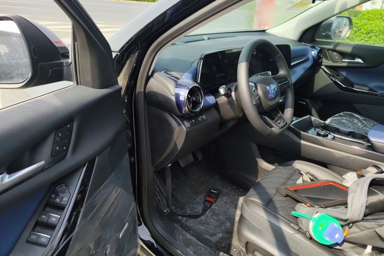 Used Chevrolet Equinox Plus 2024 102km RS Ultimate Edition Driver Seat