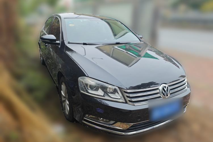 Used Volkswagen Magotan 2012 1.8TSI Luxury Model Front Right 45 Deg