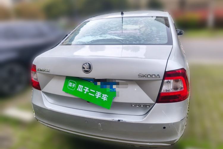 Used Skoda Rapid 2015 1.6L Automatic Smart Selection Model