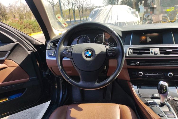 Used BMW 5 Series 2014 520Li Elegant Model
