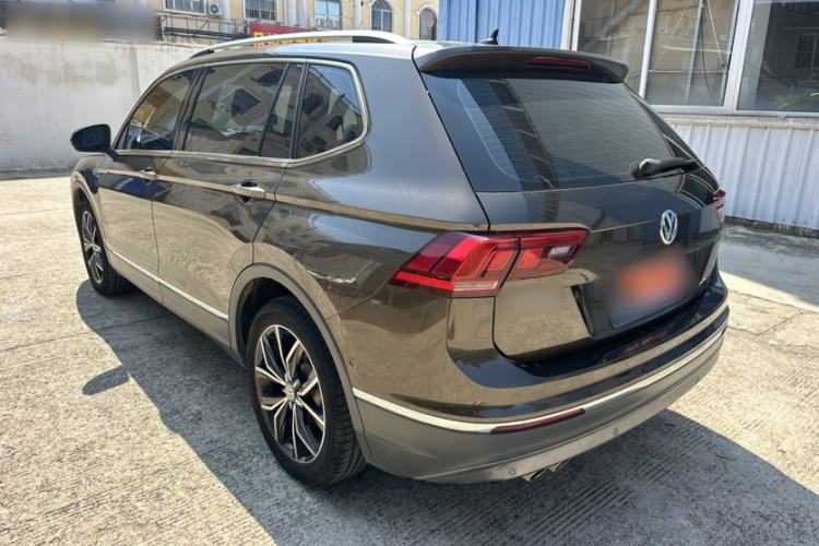 Used Volkswagen Tiguan L 2019 Revised 330TSI Automatic Two-Wheel Drive Smart & Luxury Edition China VI Standard

