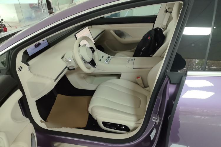 Used Hima Luxeed S7 2025 705 km Max Left Front Seat