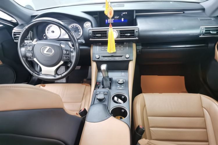 Used Lexus RC 2016 200t Fēngshàng Edition Center Console