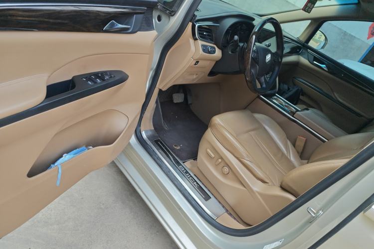Used Buick GL8 2018 ES 28T Luxury Model China VI Standard Driver Seat
