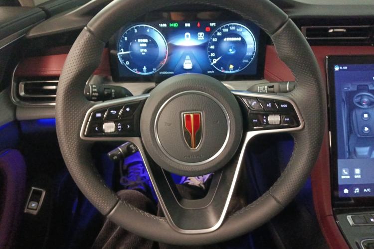 Used Hongqi H5 2025 2.0T Automatic Flag Edition – 500 000 Units Commemorative Version