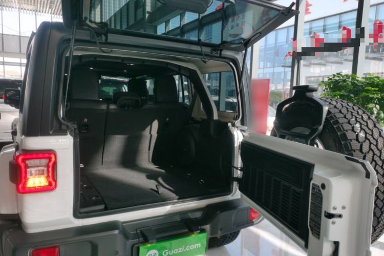 Used Jeep Wrangler 2024 2.0T Sahara Four-Door Edition
