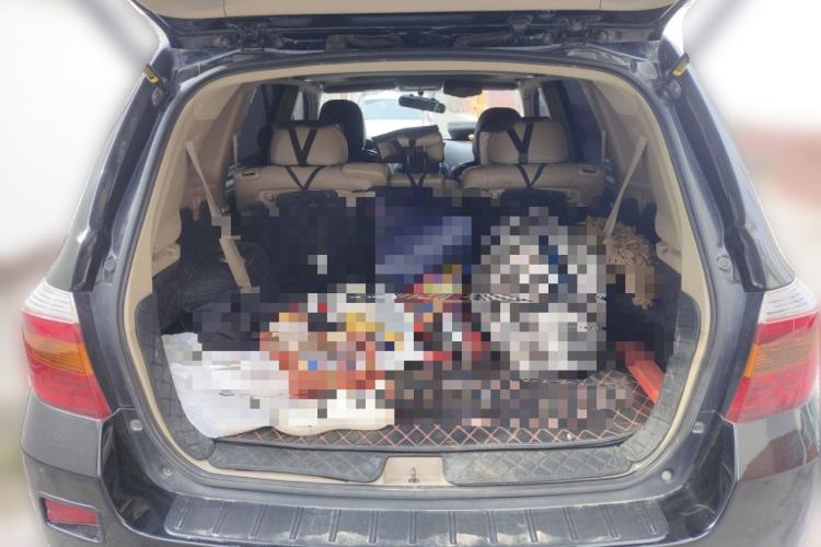 Used Toyota Highlander 2011 2.7L Two-Wheel Drive 7-Seater Luxury Edition Trunk