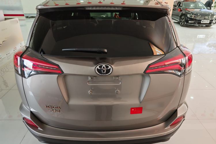 Used Toyota RAV4 2019 2.0L CVT Two-Wheel Drive Comfort Edition China VI Standard