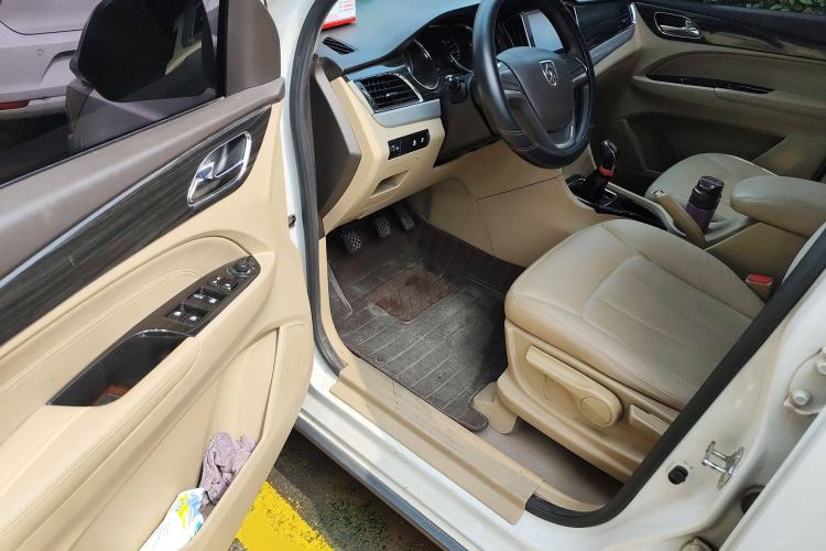 Used Baojun 730 2016 1.5L Manual Comfort Version 7 Seats China V Emission Standard
