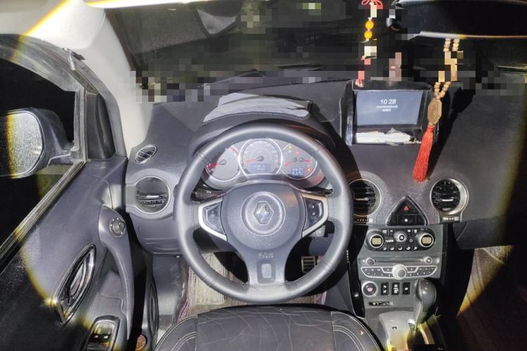 Used Renault Koleos 2012 2.5L 4x4 Comfort Edition with Navigation
