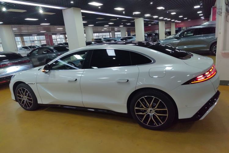 Used Denza Z9 2024 1100 km Four-Wheel Drive Max Version
