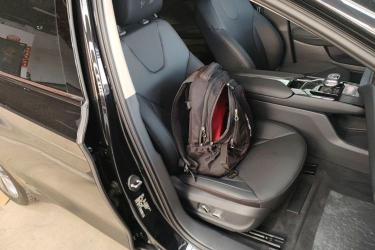 Used Hongqi E-QM5 2022 431 km Charge & Enjoy Edition