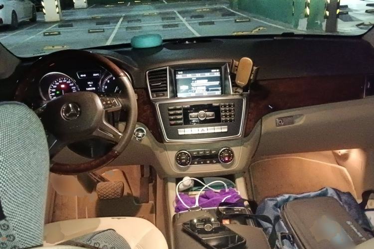 Used Mercedes-Benz M-Class 2012 ML 350 Sport Edition Center Console