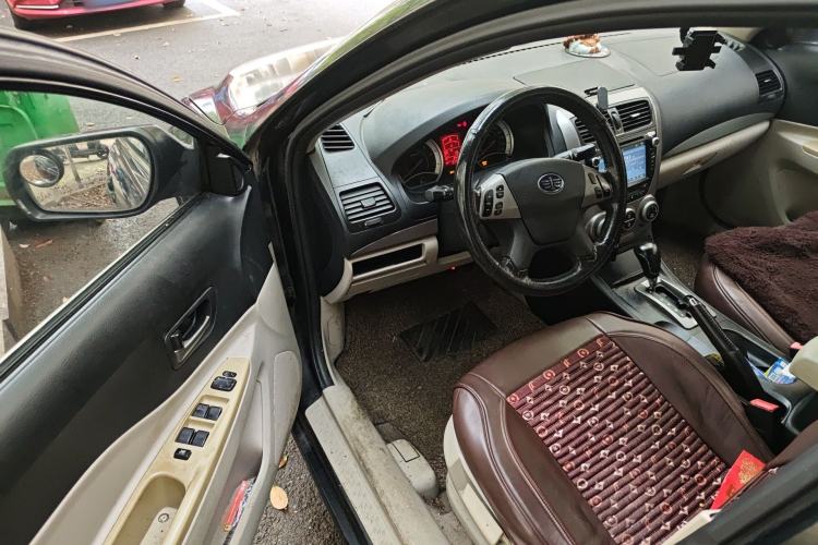 Used Bestune B50 2011 1.6L automatic with sunroof
