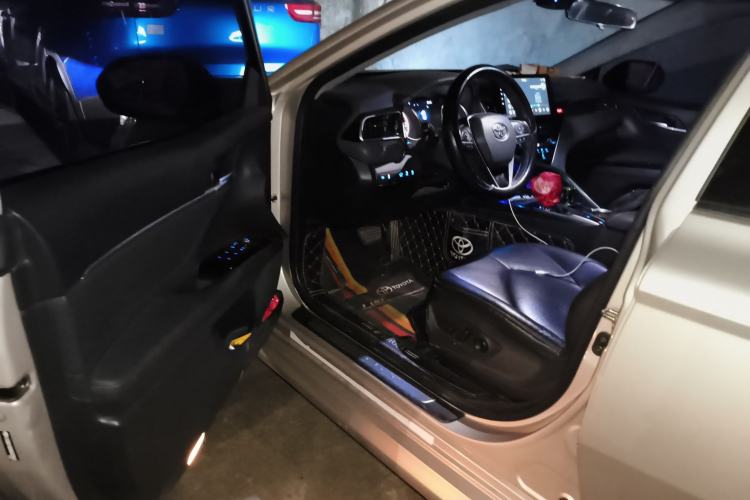 Used Toyota Camry 2021 2.0G Luxury Edition
