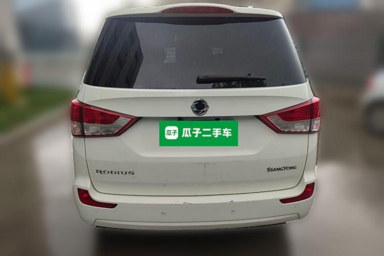 Used SsangYong Rodius 2014 2.0T Diesel 4x4 Luxury Navigation Edition Exterior 4