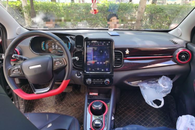 Used Chery Little Ant 2022 Sweet Pink Edition Full-Sugar Version 3-Cell Lithium 30kW 301km Center Console