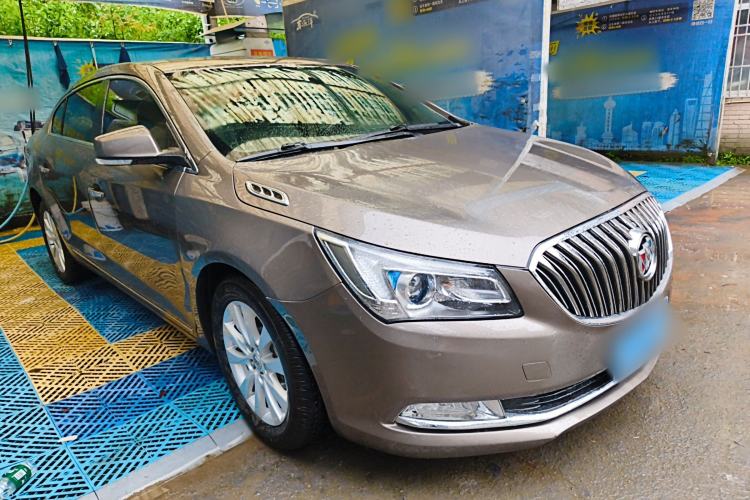 Used Buick LaCrosse 2013 2.4L SIDI Leading Comfort Version Front Right 45 Deg