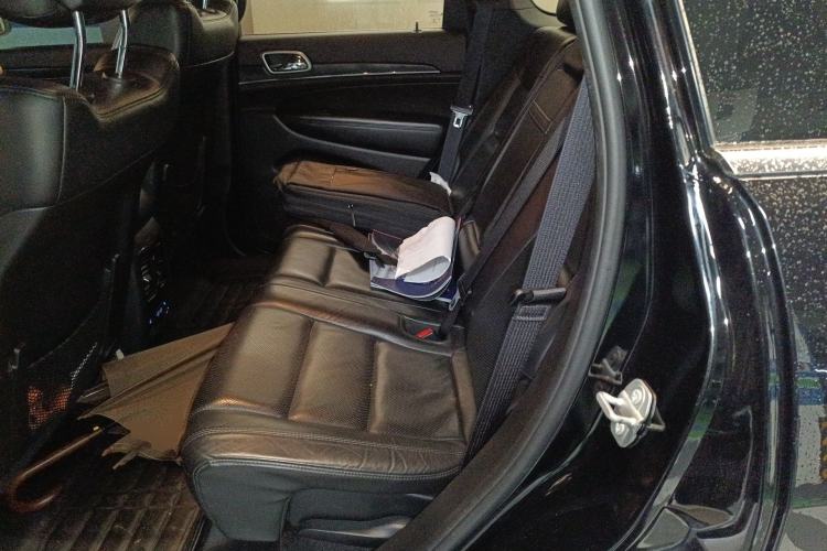 Used Jeep Grand Cherokee 2017 3.0L Elite Navigation Edition Left Rear Seat