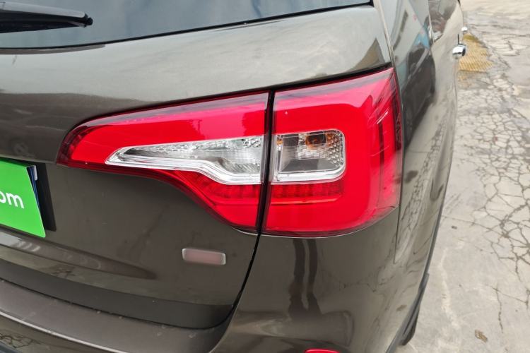 Used Kia Sorento 2013 2.4L 7-Seater Gasoline Luxury Version China IV Standard
