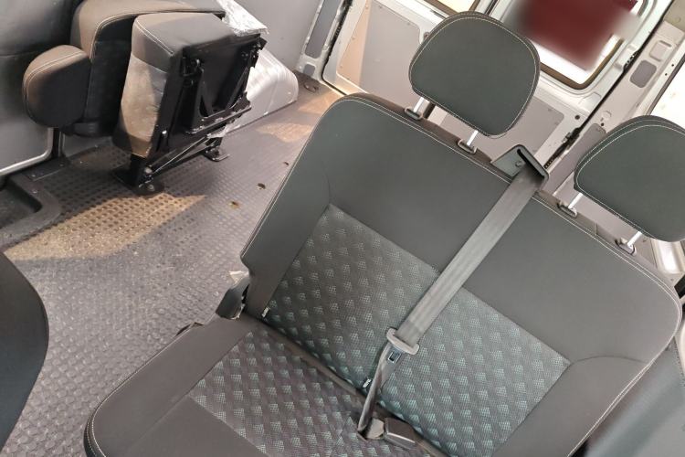 Used SAIC MAXUS Xintu V80 2023 2.0T Manual Classic Aoyuntong Long Wheelbase Mid-Height 6/7/8/9-Seater Left Rear Seat