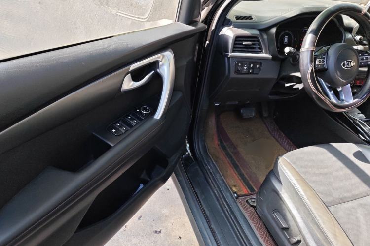 Used Kia Sportage R 2018 2.0L Automatic Smart Luxury Version China V Standard Driver Seat