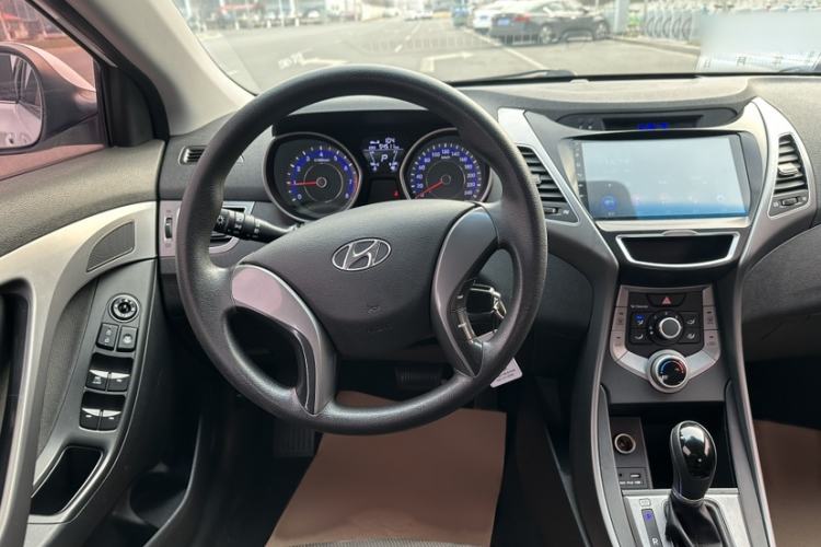 Used Hyundai Elantra (5th Generation / Langdong) 2016 1.6L Automatic Smart Version