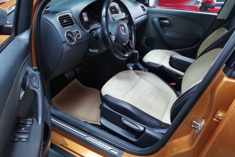 Used Volkswagen Polo 2014 1.6L Cross Polo Automatic Left Front Seat