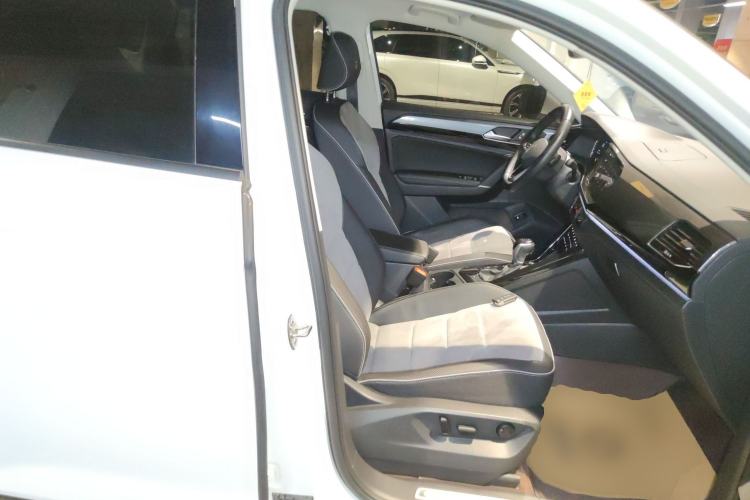 Used Volkswagen Tayron X 2020 330TSI Two-Wheel Drive Luxury Smart Connectivity Version Right Front Seat