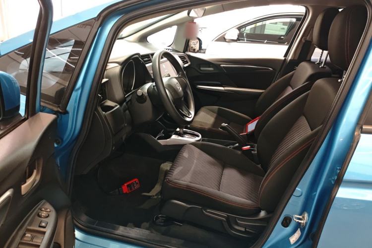 Used Honda Fit 2018 1.5L CVT Trendy Sports Edition Left Front Seat