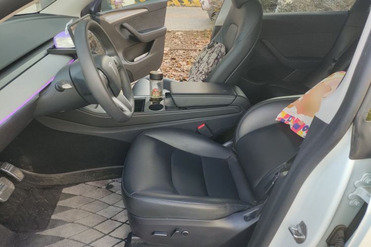 Used Tesla Model Y 2024 Long-Range All-Wheel-Drive Version Left Front Seat