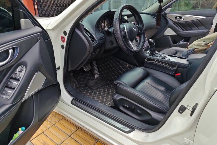 Used Infiniti Q50L 2018 2.0T Elite Sport Version China VI Standard Driver Seat