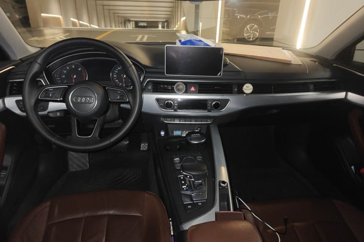 Used Audi A4L 2017 40 TFSI Fashion Model Center Console