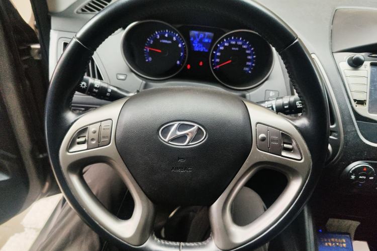 Used Hyundai ix35 2015 2.0L Automatic 2WD Smart Type China IV
