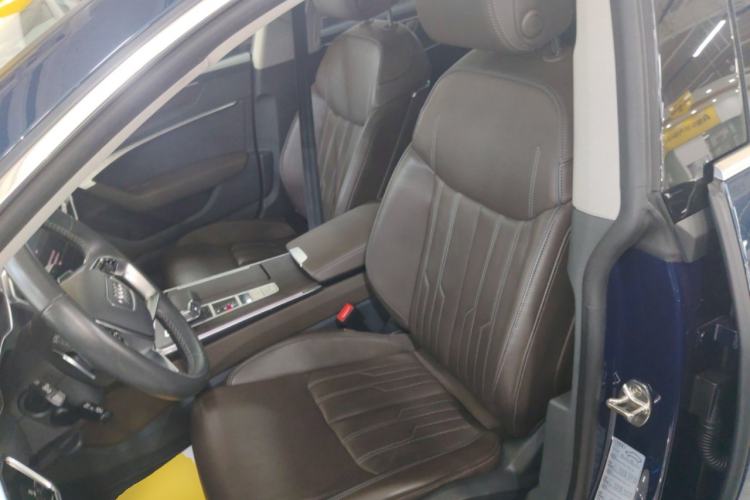 Used Audi A7L 2022 55 TFSI quattro S-line Zhiyuan Crystal Flow Package
