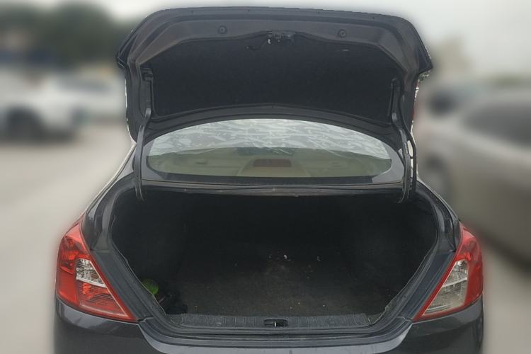 Used Nissan Sunny 2014 1.5XE Manual Comfort Edition Trunk