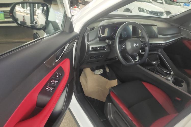 Used CHANGAN CS35PLUS 2021 Revised Version Blue Whale NE 1.4T DCT Luxury Edition Driver Seat