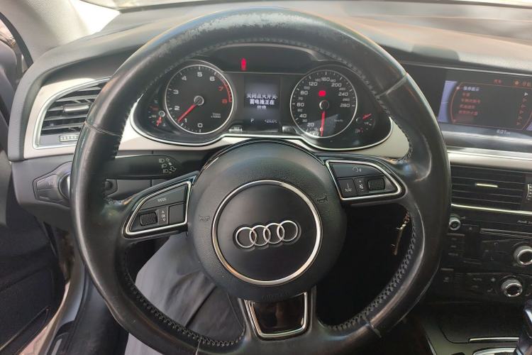 Used Audi A4L 2013 35 TFSI Automatic Comfort Model Steering Wheel