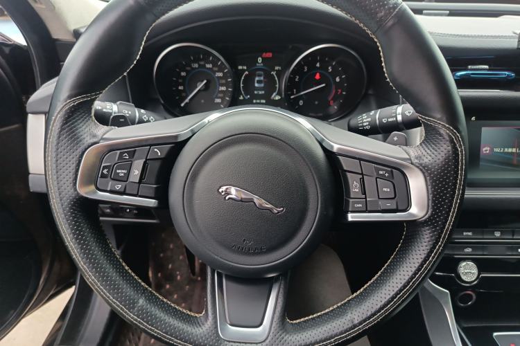 Used Jaguar XFL 2018 XFL 2.0T 200PS Luxury Edition Steering Wheel