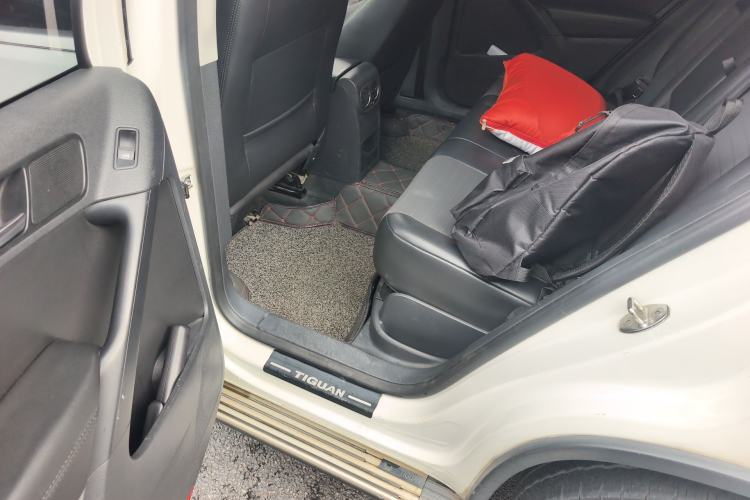 Used Volkswagen Tiguan 2015 1.8TSI Automatic Two-Wheel Drive Trend Edition Left Rear Seat