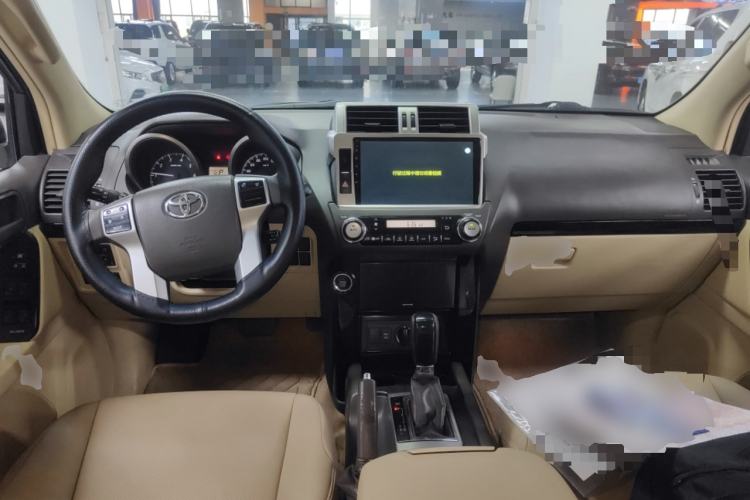 Used Toyota Prado 2014 4.0L Low-Power Version Middle East Edition Center Console